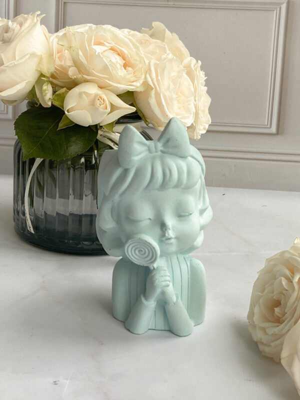 Kvetináč "Girl with a bow" - Image 1