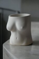 Кvetináč "Female torso" - Image 2