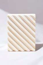 Figúra "Ribbed" - Image 2