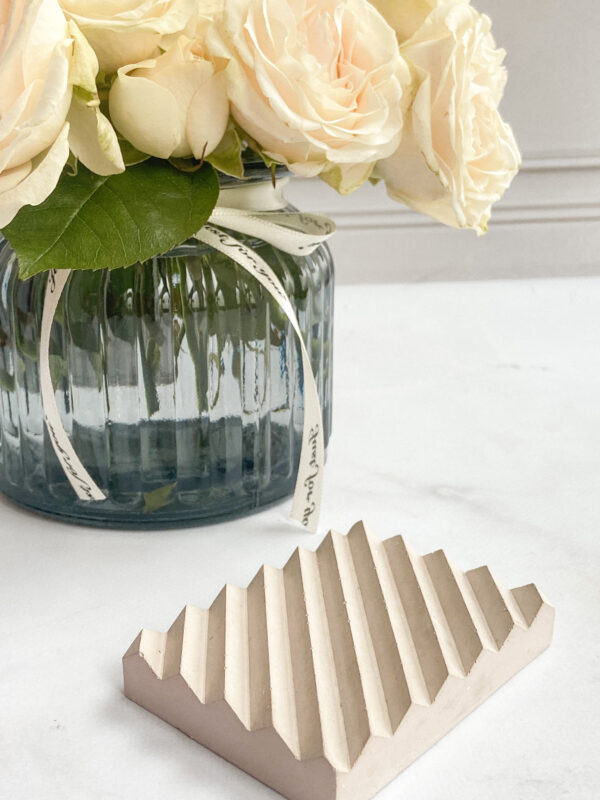 Figúra "Ribbed" - Image 3